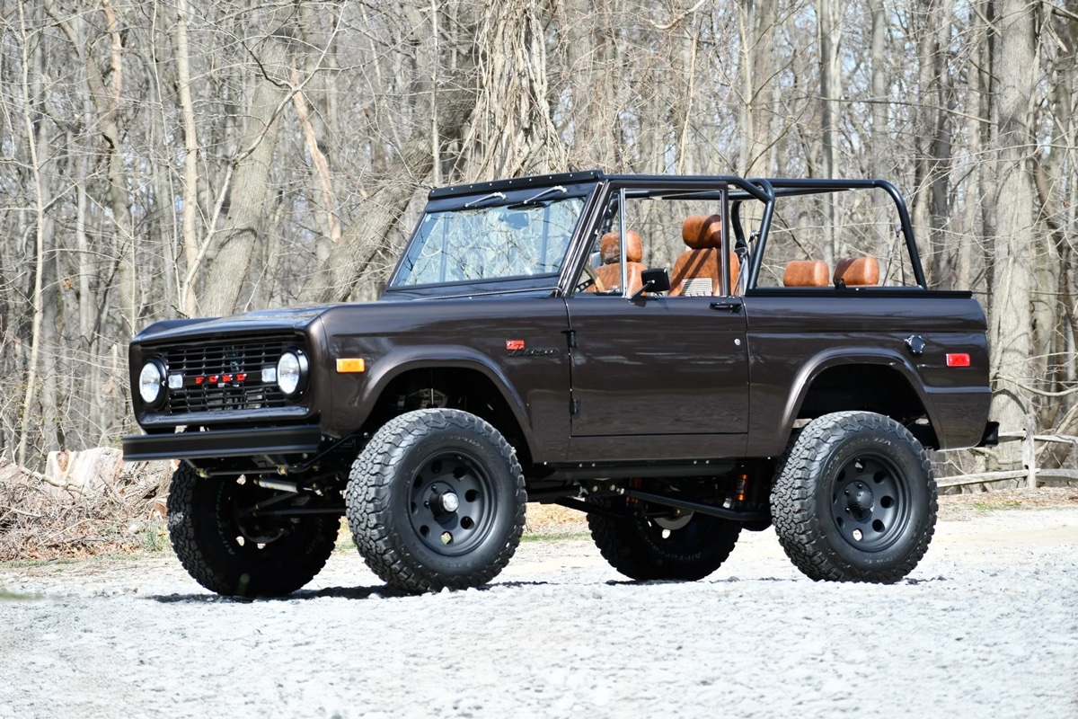 1969 Classic Ford Bronco in Brown Colorway